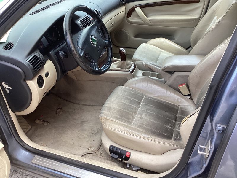Skoda Superb 1.9 TDI Elegance 2005 – снимка на щета