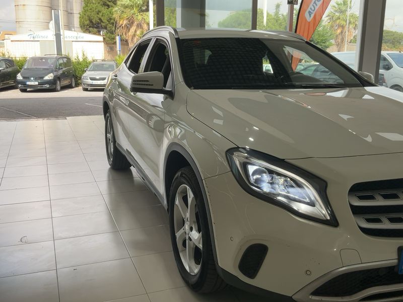 Mercedes-Benz GLA-Klasse GLA 220 d 4Matic Urban 2017 – снимка 12