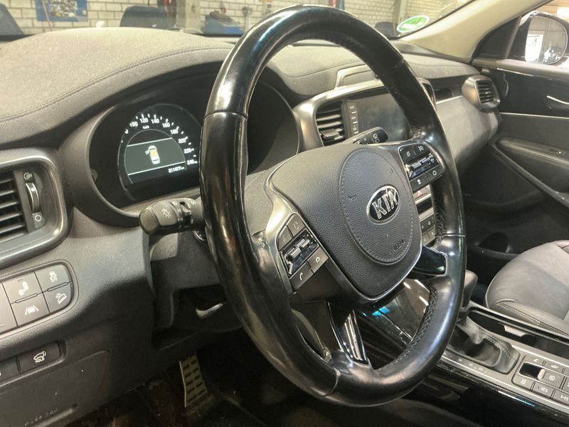 Kia Sorento 2.2 CRDi Platinum Edition 4WD 2019 – снимка 28