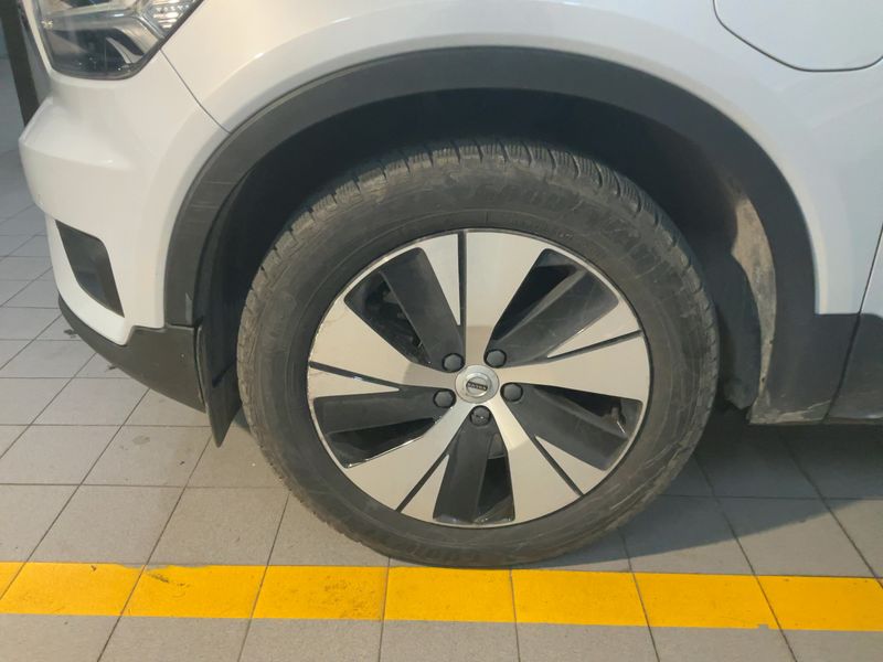 Volvo XC40 1.5 T5 Recharge Plug-in Hybrid Inscription Expression 2WD 2021 – снимка 3