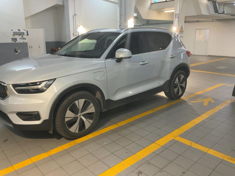 Volvo XC40 1.5 T5 Recharge Plug-in Hybrid Inscription Expression 2WD 2021 – снимка 2