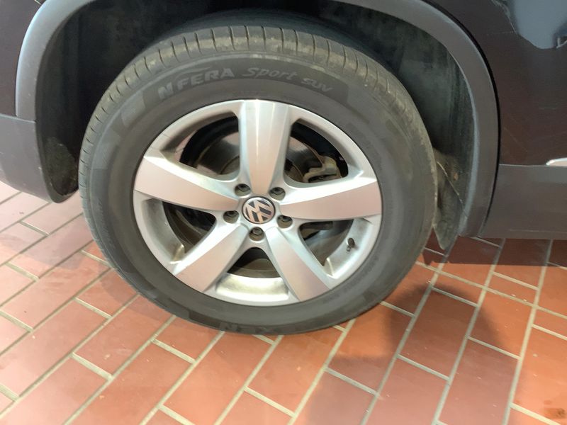 Volkswagen Tiguan 2.0 TDI Sport & Style BlueMotion Tech 2012 – снимка 9