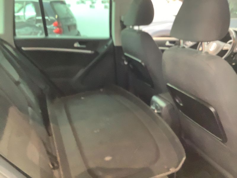 Volkswagen Tiguan 2.0 TDI Sport & Style BlueMotion Tech 2012 – снимка 20