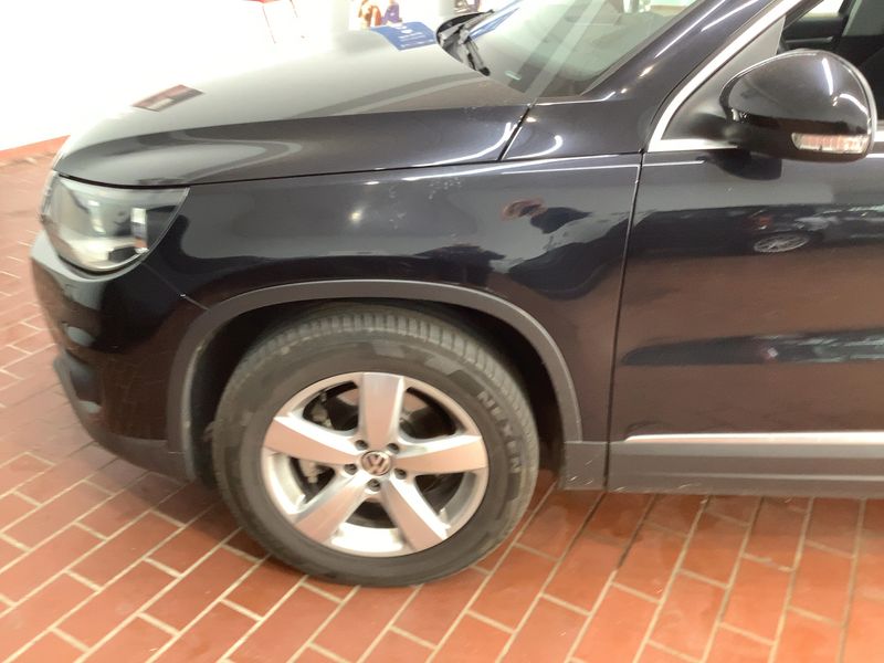 Volkswagen Tiguan 2.0 TDI Sport & Style BlueMotion Tech 2012 – снимка 2