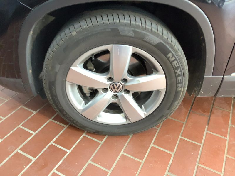 Volkswagen Tiguan 2.0 TDI Sport & Style BlueMotion Tech 2012 – снимка 3