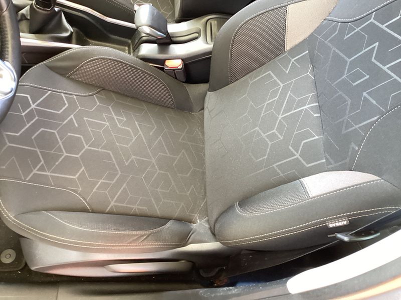 Peugeot 2008 1.6 e-HDi Active 2014 – снимка 23