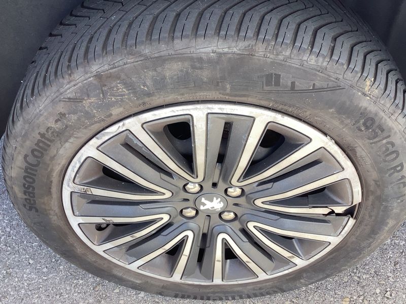 Peugeot 2008 1.6 e-HDi Active 2014 – снимка 9