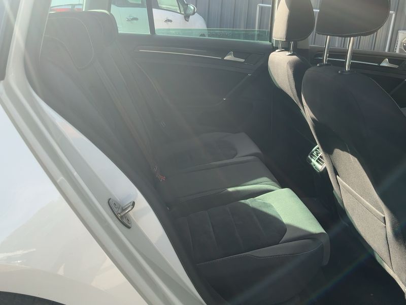 Volkswagen Golf VII 2.0 TDI Carat BlueMotion Tech 2016 – снимка 20