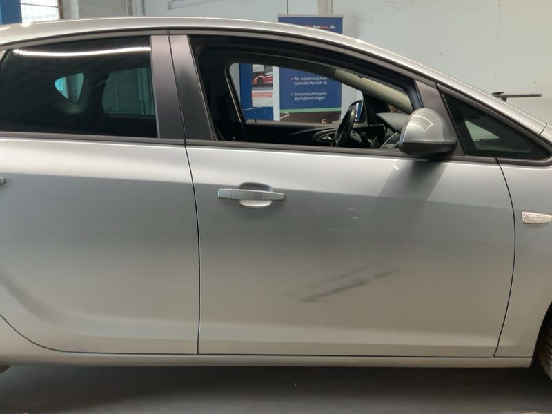 Opel Astra 1.4 Turbo Design Edition 2011 – снимка 10