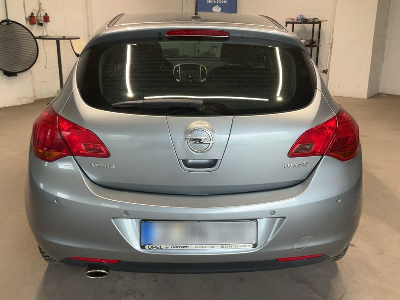 Opel Astra 1.4 Turbo Design Edition 2011 – снимка 7