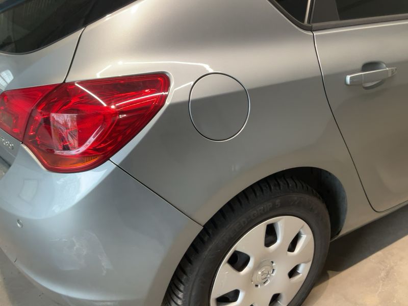 Opel Astra 1.4 Turbo Design Edition 2011 – снимка 8