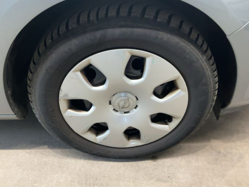 Opel Astra 1.4 Turbo Design Edition 2011 – снимка 11