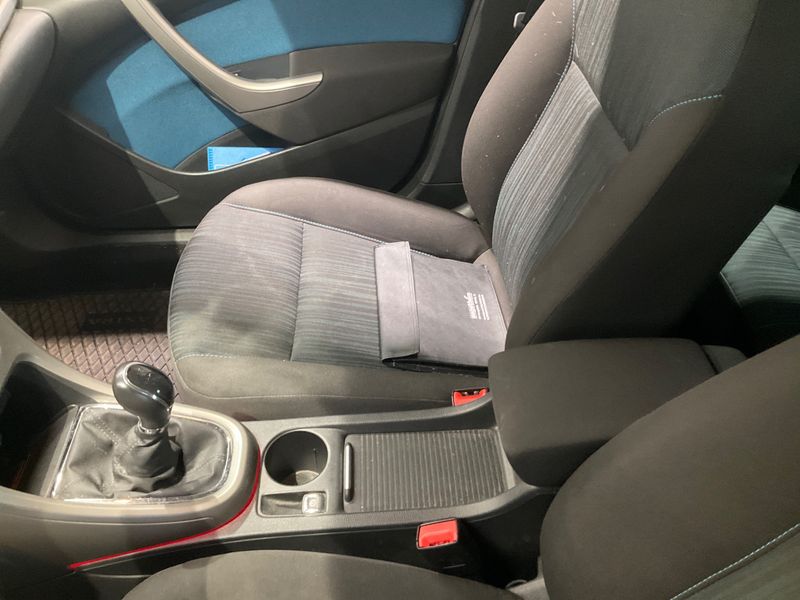Opel Astra 1.4 Turbo Design Edition 2011 – снимка 29