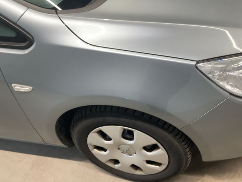 Opel Astra 1.4 Turbo Design Edition 2011 – снимка 12