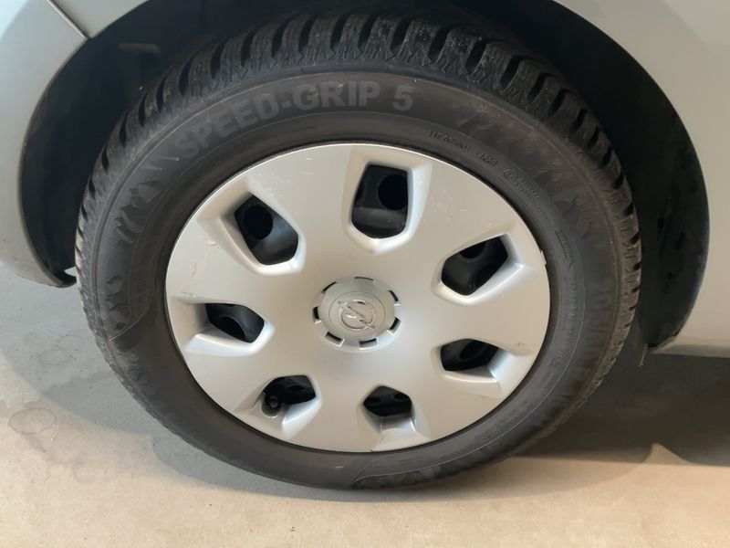 Opel Astra 1.4 Turbo Design Edition 2011 – снимка 9