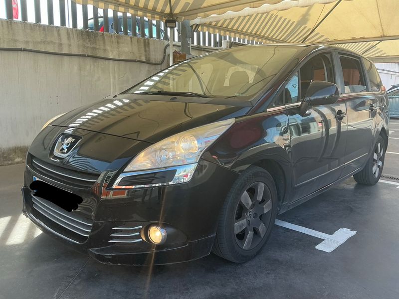 Peugeot 5008 1.6 HDi Active 2012 – снимка 1