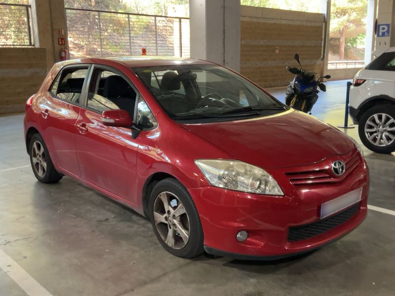 Toyota Auris 2.0 D-4D Active 2011 – снимка 12