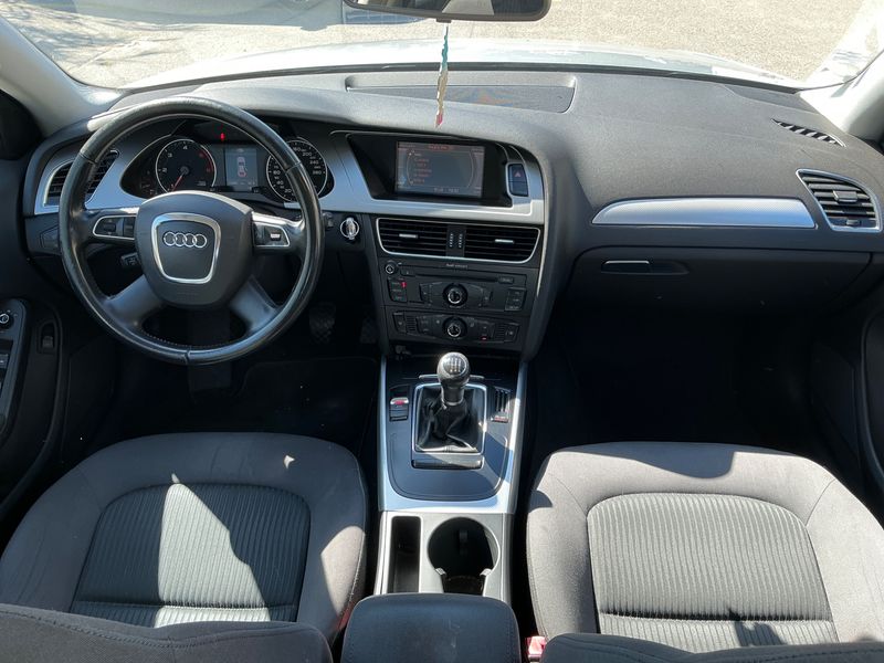 Audi A4 2.0 TDI Ambiente 2012 – снимка 17