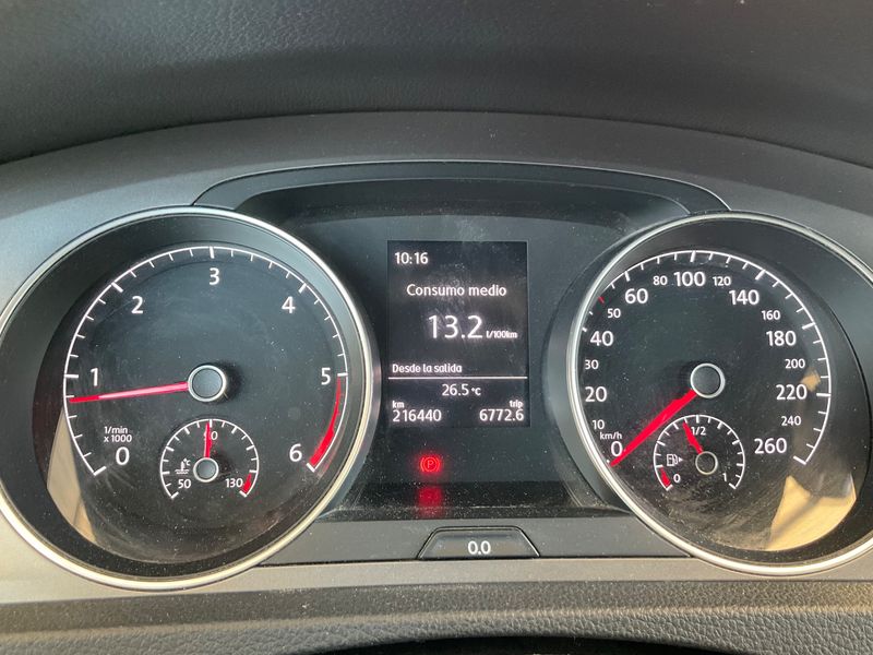 Volkswagen Golf VII 1.6 TDI Business BlueMotion Tech 2014 – снимка 18