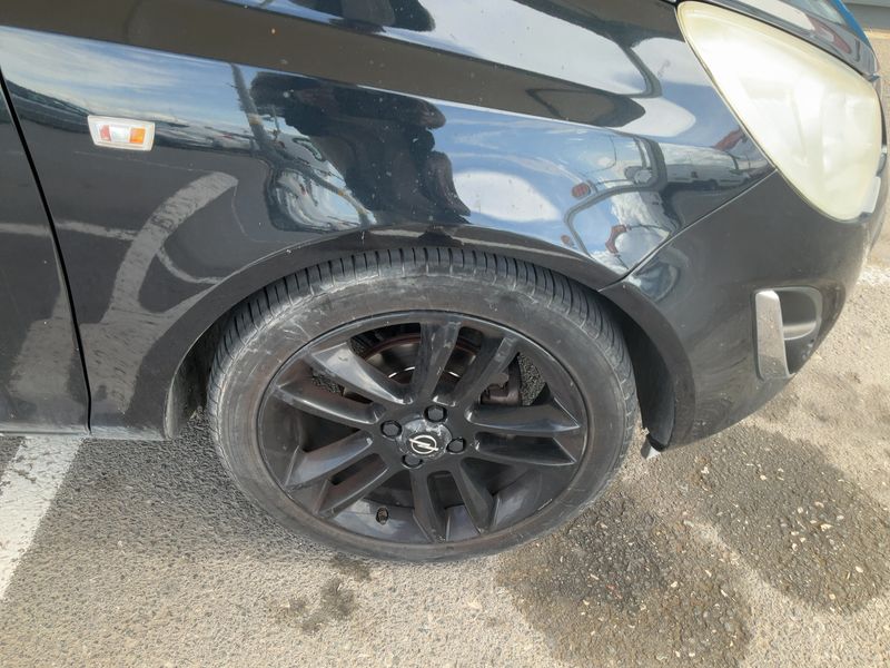 Opel Corsa 1.4 Color Edition 2012 – снимка 11