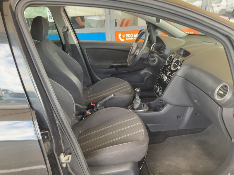 Opel Corsa 1.4 Color Edition 2012 – снимка 16