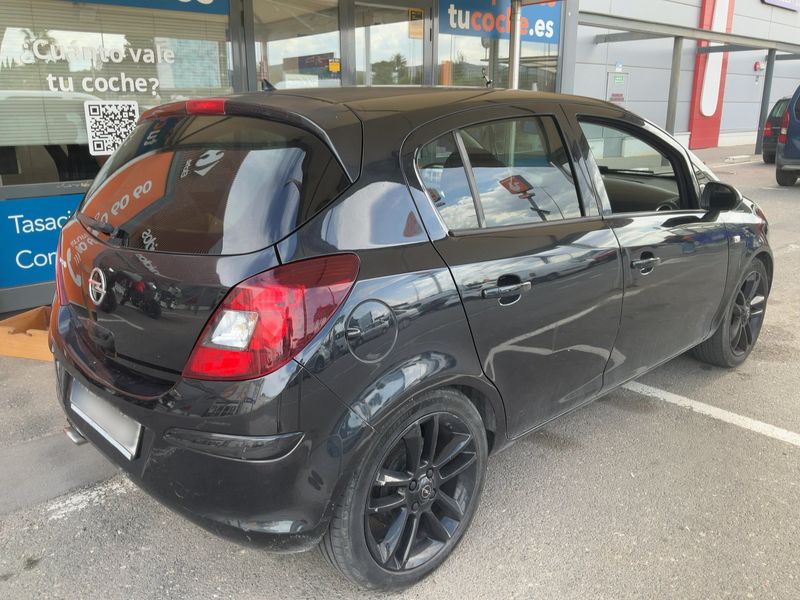 Opel Corsa 1.4 Color Edition 2012 – снимка 8