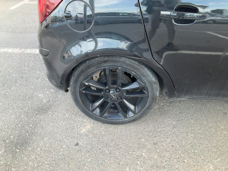 Opel Corsa 1.4 Color Edition 2012 – снимка 9