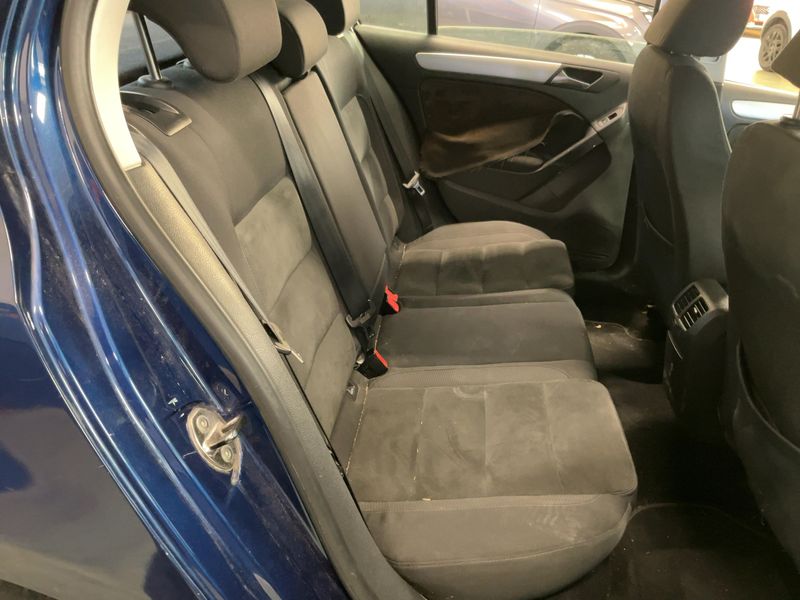 Volkswagen Golf VI 2.0 TDI Carat 2009 – снимка 19