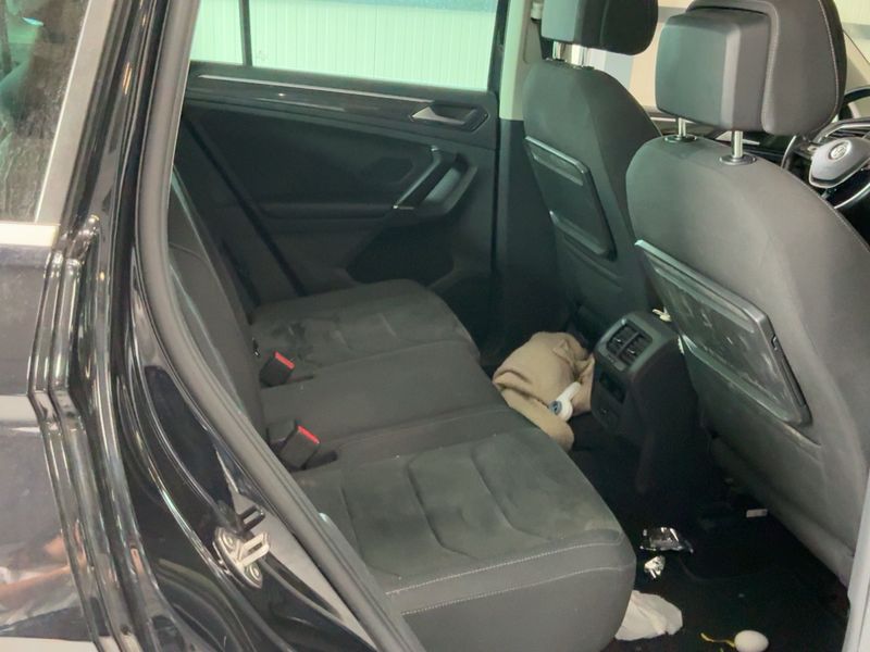 Volkswagen Tiguan 2.0 TDI Sport BlueMotion Tech 2018 – снимка 19