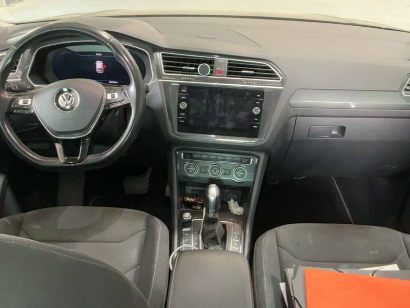 Volkswagen Tiguan 2.0 TDI Sport BlueMotion Tech 2018 – снимка 17