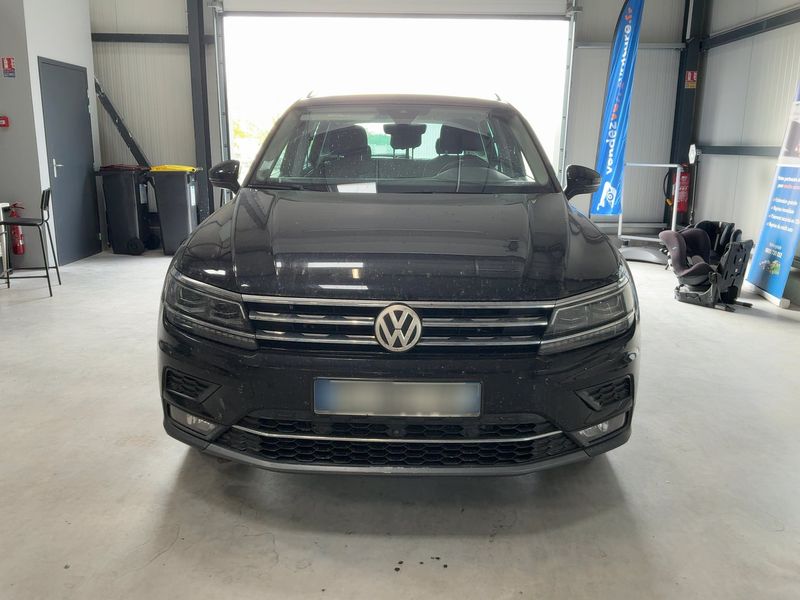 Volkswagen Tiguan 2.0 TDI Sport BlueMotion Tech 2018 – снимка 14