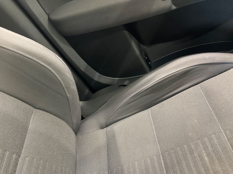 Volkswagen Touran 2.0 TDI Highline 2010 – снимка 24