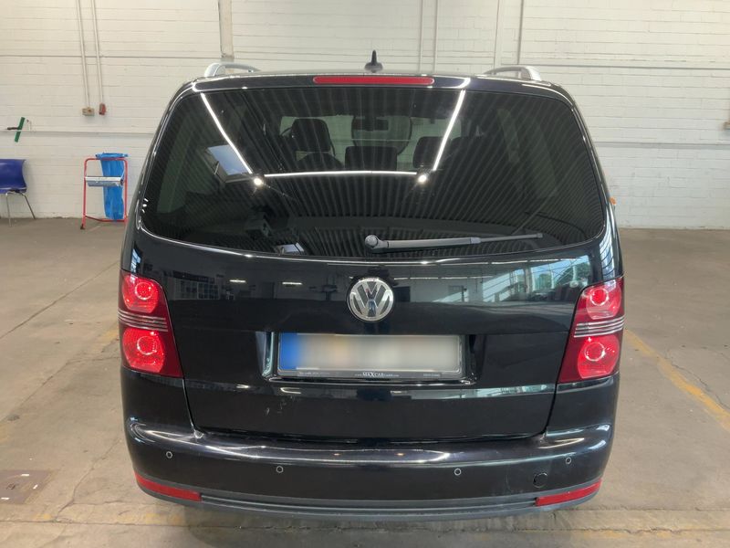 Volkswagen Touran 2.0 TDI Highline 2010 – снимка 7