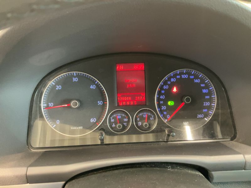 Volkswagen Touran 2.0 TDI Highline 2010 – снимка 18