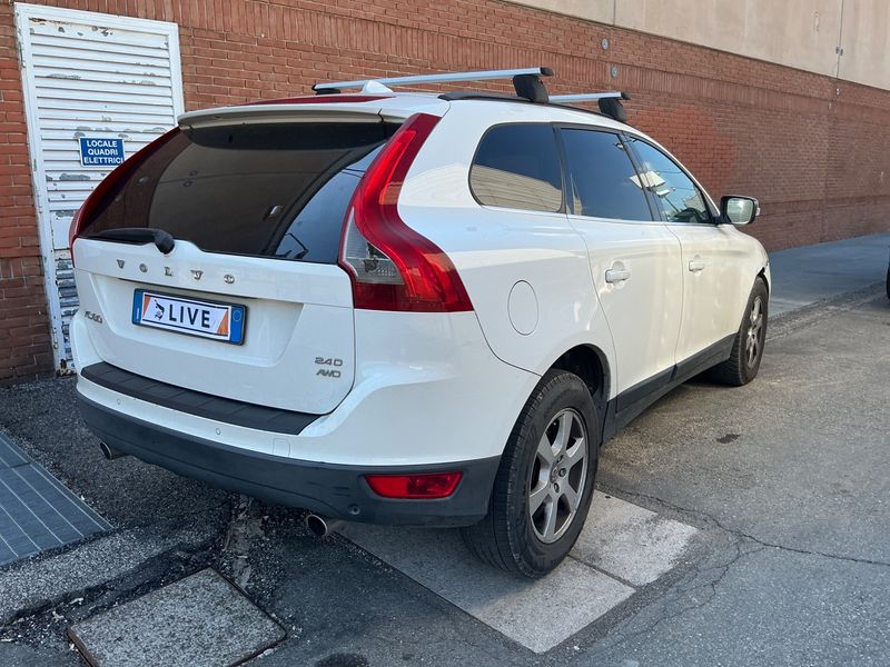 Volvo XC60 2.4 D4 Momentum AWD 2010 – снимка 2