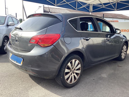 Opel Astra 1.7 CDTI Cosmo 2010 – снимка 2