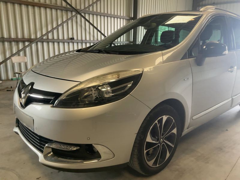Renault Grand Scenic 1.6 dCi BOSE Edition 2016 – снимка 2