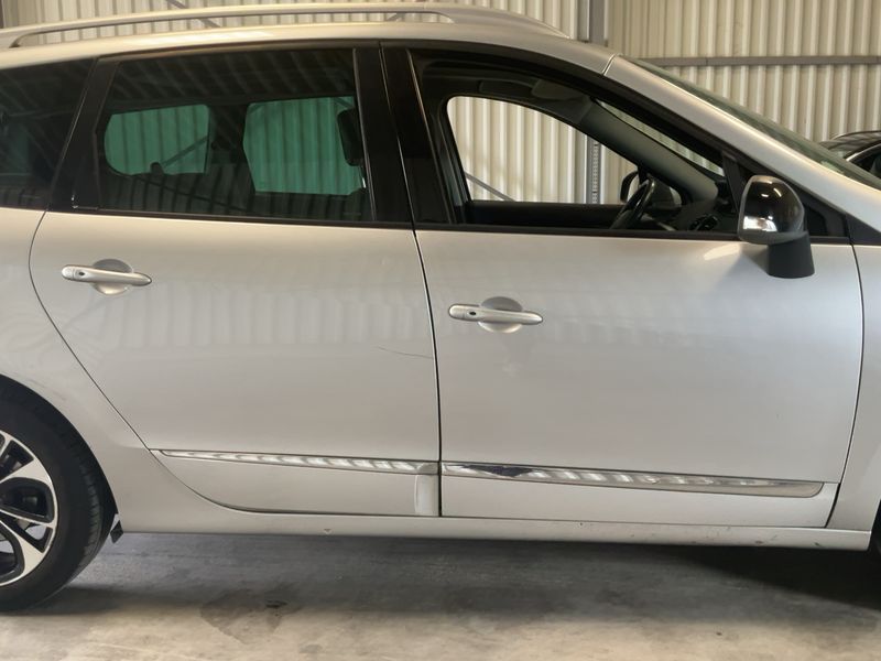 Renault Grand Scenic 1.6 dCi BOSE Edition 2016 – снимка 10