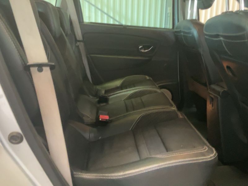Renault Grand Scenic 1.6 dCi BOSE Edition 2016 – снимка 19