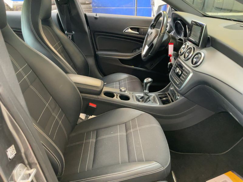 Mercedes-Benz CLA-Klasse CLA 180 Urban 2014 – снимка 16