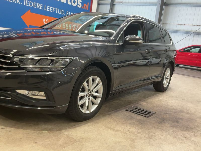 Volkswagen Passat 2.0 TDI Business 2023 – снимка 2