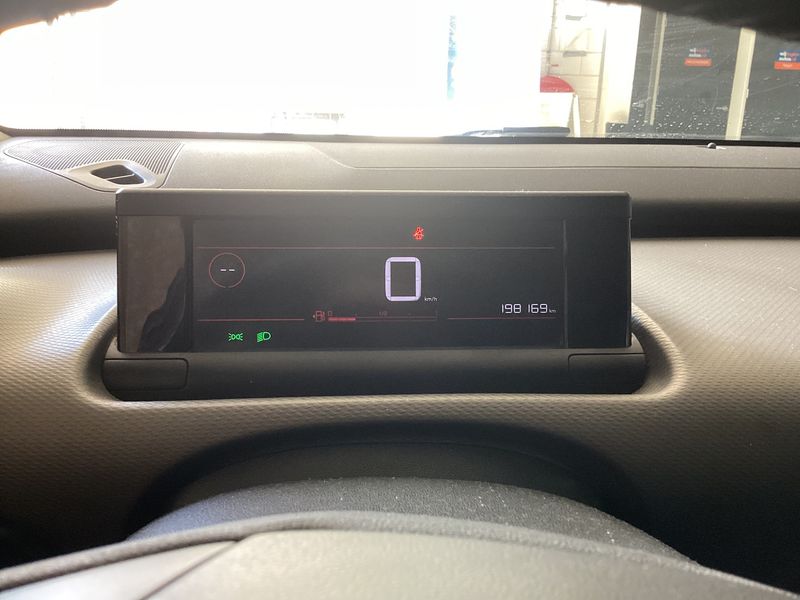 Citroen C4 Cactus 1.2 e-THP Shine 2018 – снимка 18