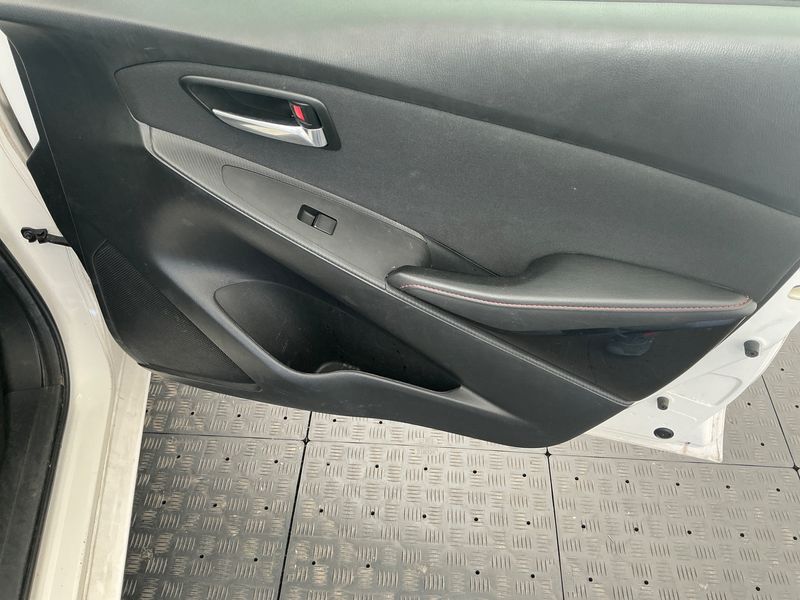 Mazda 2 1.5 Diesel Sports-Line 2015 – снимка 26