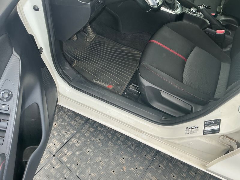 Mazda 2 1.5 Diesel Sports-Line 2015 – снимка 23