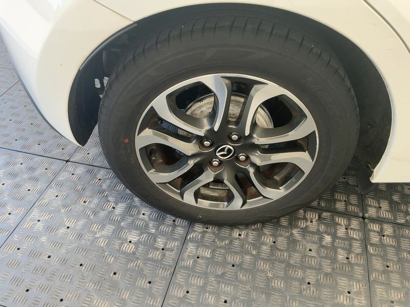 Mazda 2 1.5 Diesel Sports-Line 2015 – снимка 9