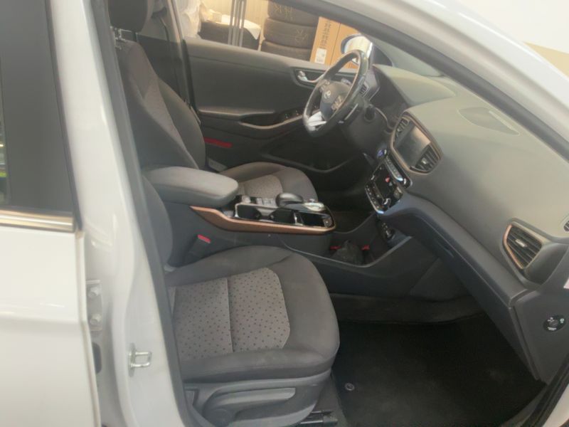 Hyundai IONIQ electric drive 88 kW Style Elektro 2018 – снимка 17