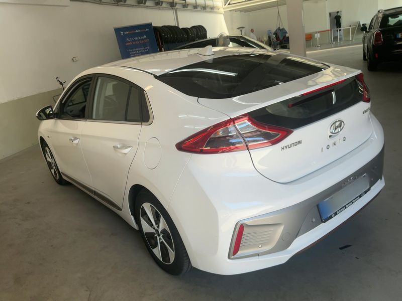 Hyundai IONIQ electric drive 88 kW Style Elektro 2018 – снимка 6