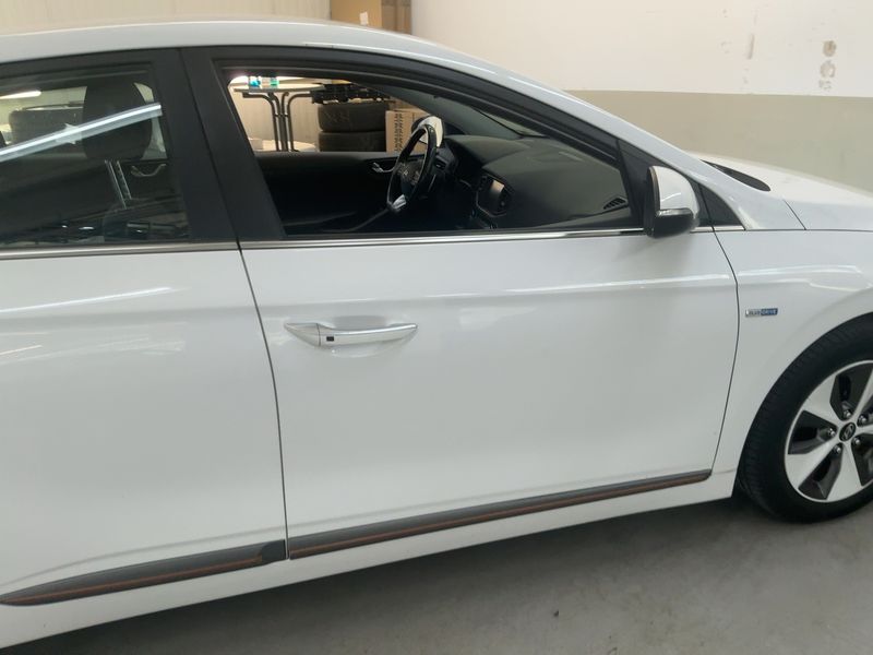Hyundai IONIQ electric drive 88 kW Style Elektro 2018 – снимка 10