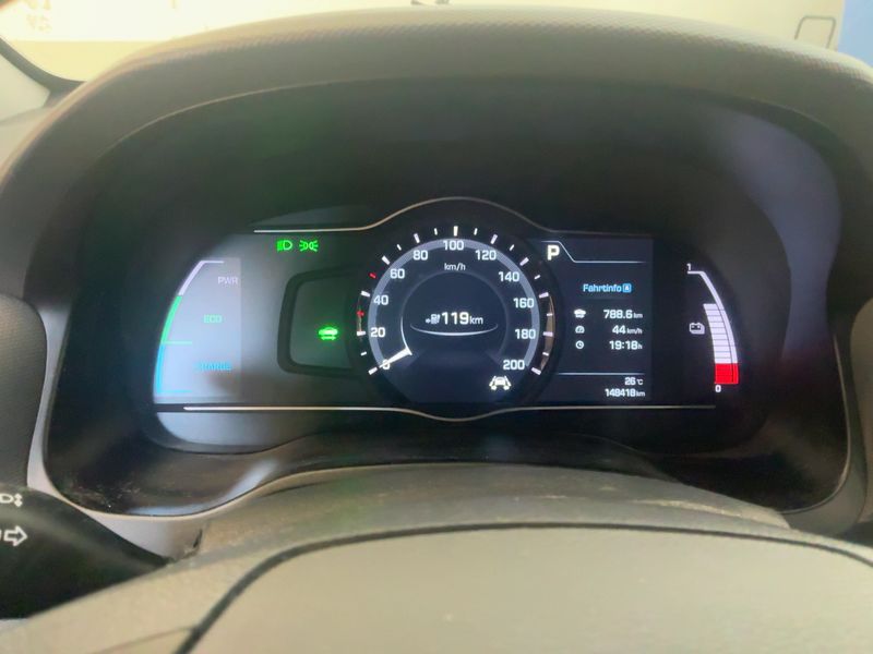 Hyundai IONIQ electric drive 88 kW Style Elektro 2018 – снимка 19