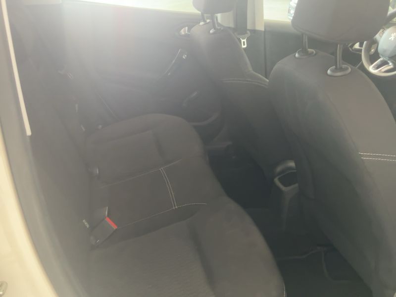 Peugeot 208 1.6 Blue-HDi Active 2016 – снимка 19